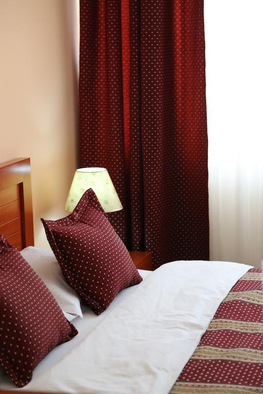 Hotel Apollonia Prishtinë Bilik gambar
