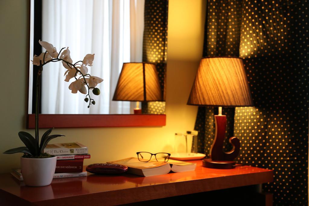 Hotel Apollonia Prishtinë Bilik gambar
