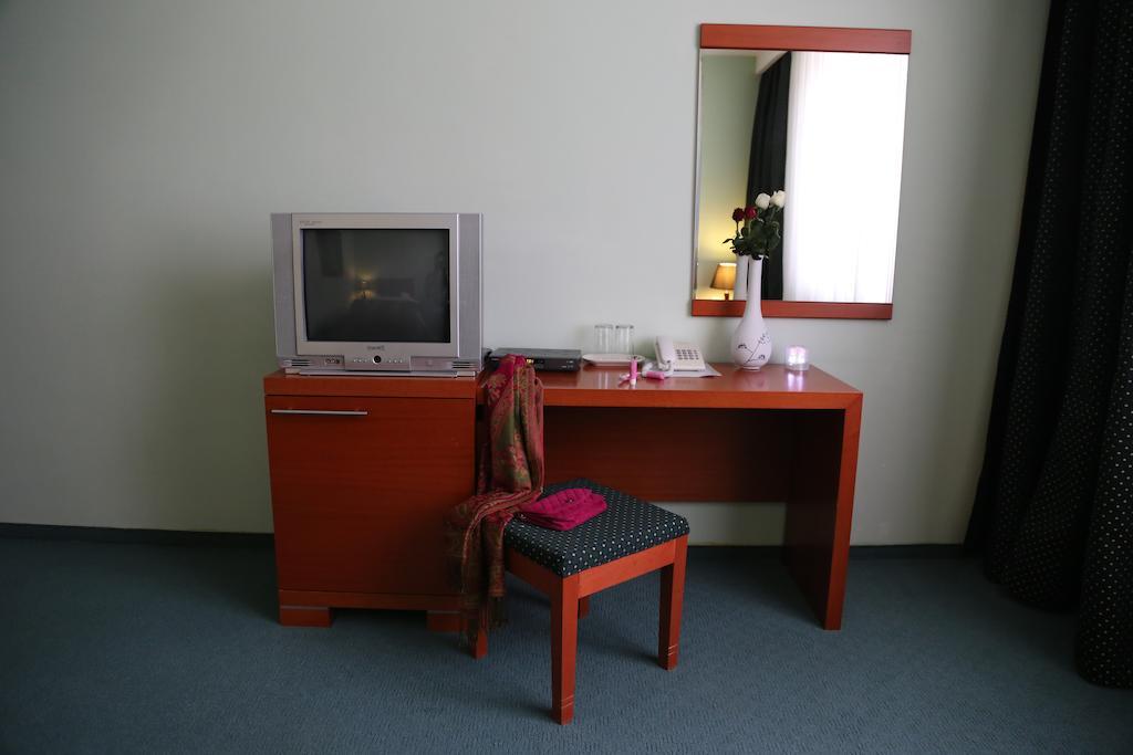 Hotel Apollonia Prishtinë Bilik gambar