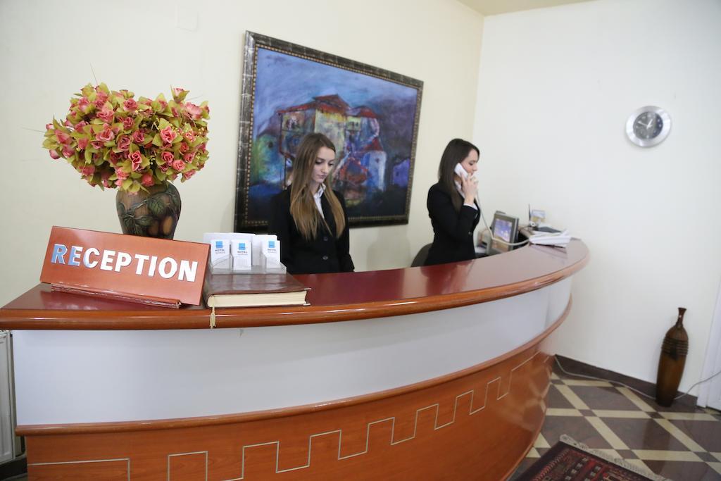 Hotel Apollonia Prishtinë Luaran gambar