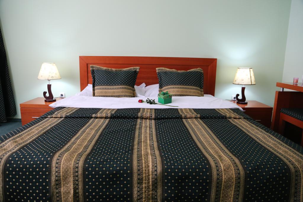 Hotel Apollonia Prishtinë Luaran gambar